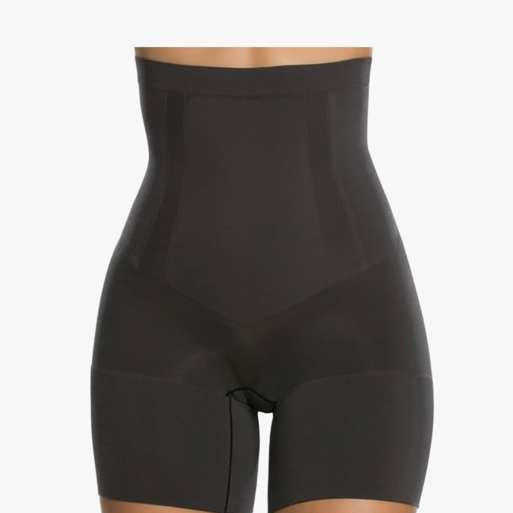SPANX womens Shapewear for Women Oncore High-waisted Mid-thigh Short Size:M